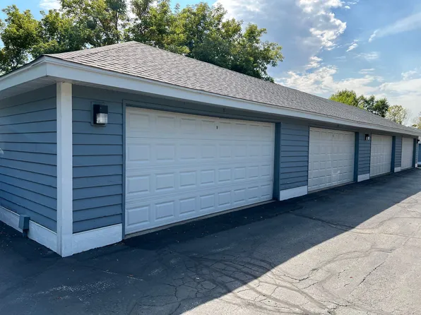 Pheasant Meadows Apartments, 17975 W Greenfield Ave APT 12, New Berlin, WI 53146