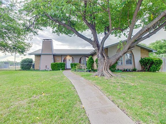 4th image of 1602 Goliad Dr