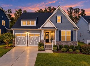 129 Treeline Ct, Holly Springs, NC 27540