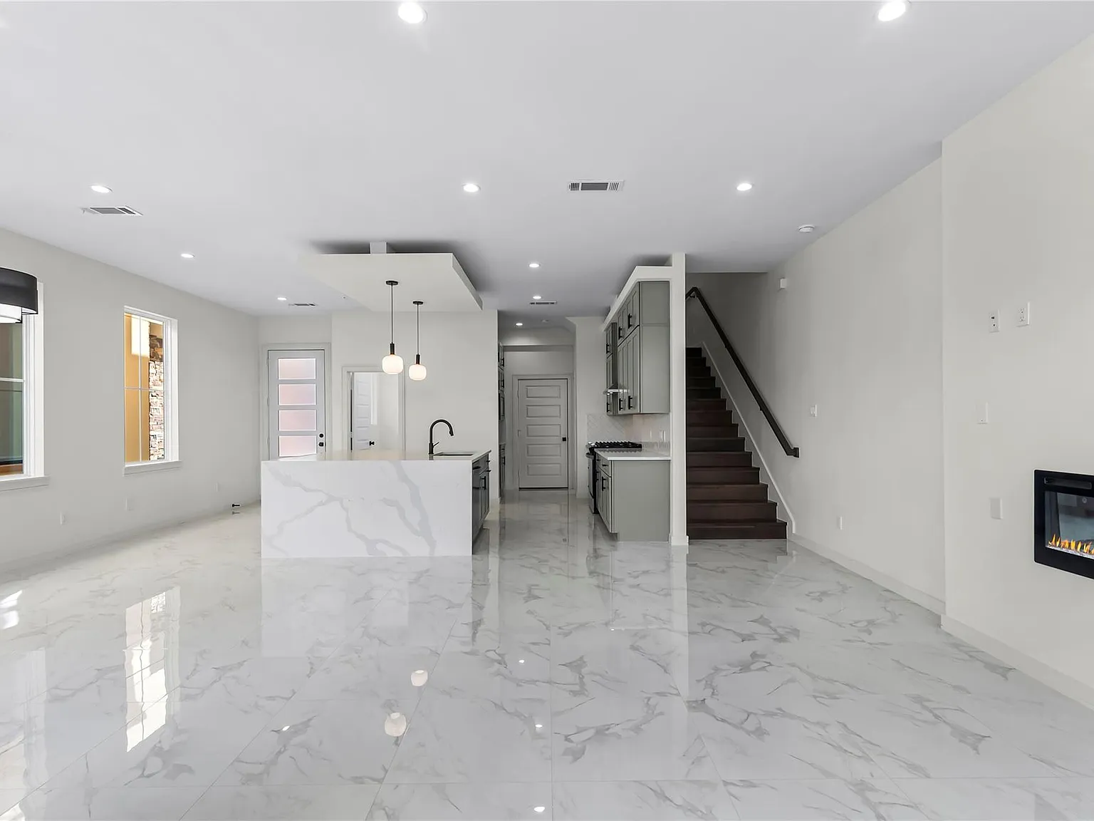 3 bed, 2.5 bath, 2181 sqft, $3,500 — Photo 4