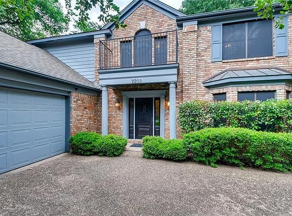 3rd image of 2203 Mockingbird Dr