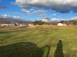 Crestview Dr, Elizabethton, TN 37643