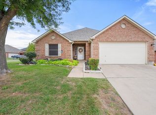 501 Boronia Rd, Arlington, TX 76002