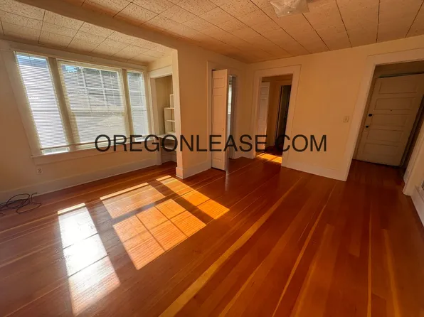 542 E 12th Ave APT 4, Eugene, OR 97401