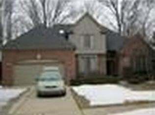 2111 Oakwood Dr, Troy, MI 48085