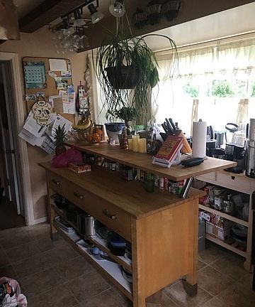 4th image of 940 N Fernandez Ave