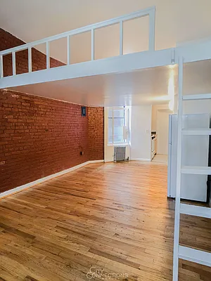 Rented by City Connections Realty | media 10