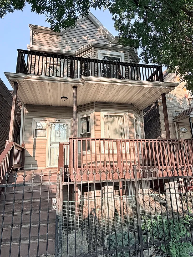 2 bed, 1200 sqft, $2,000 — Photo 1