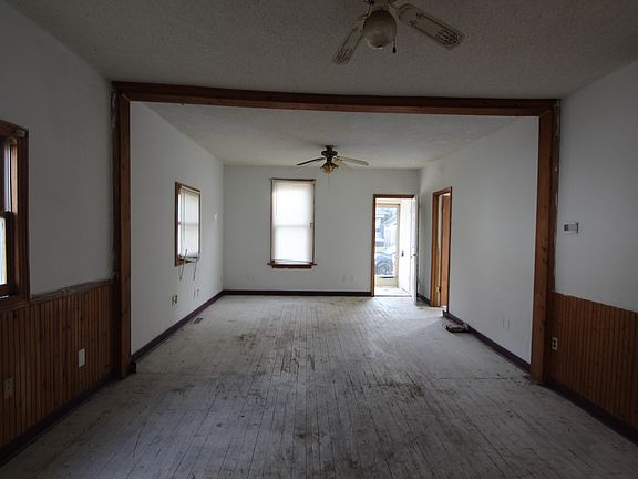 4th image of 1961 Reynolds St