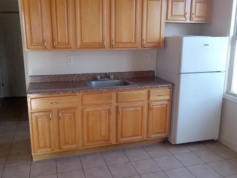 139 Webster Ave #1 — Photo 4