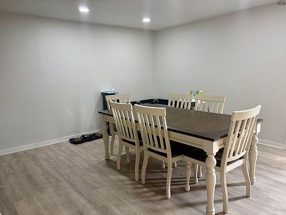 5th image of 4665 Mistletoe Dr