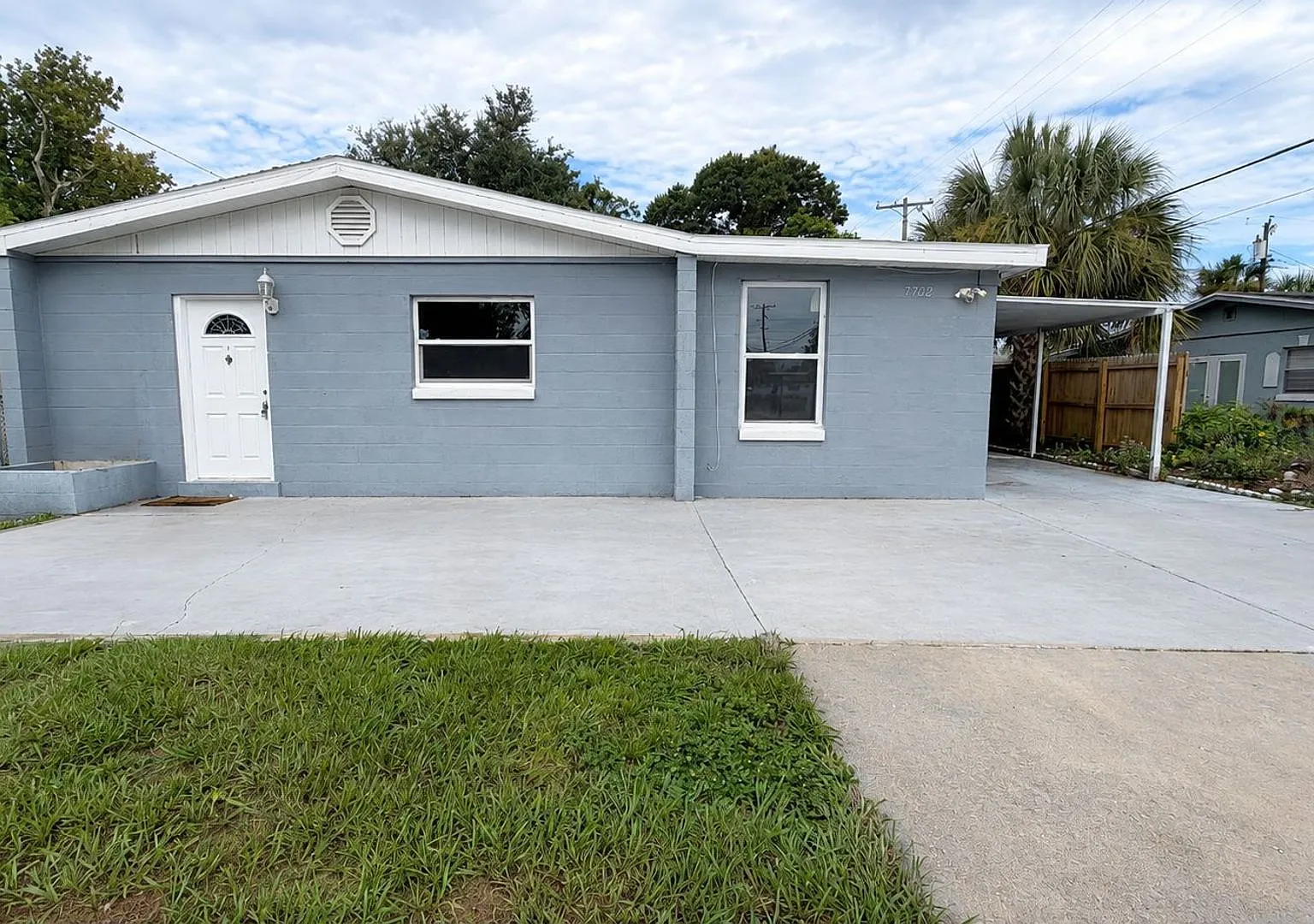 Updated 3 Bedroom Home with Bonus Florida Room, Workshop & Fenced Yard — Photo 1