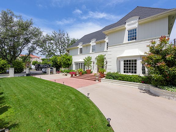 Circular drive way 