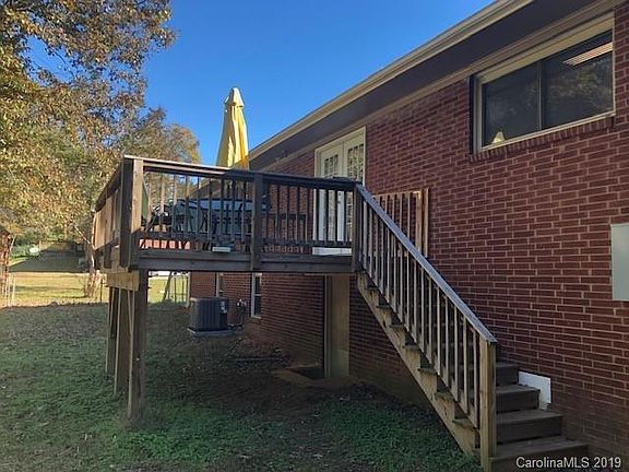 4th image of 209 Oakdale Ave