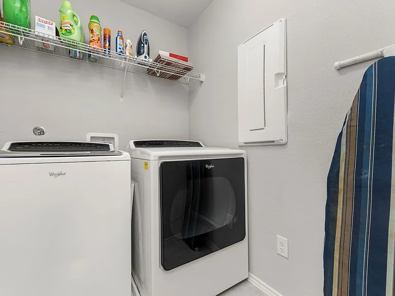 1450 Polydora — Photo 17
