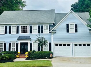 1028 Longwood Dr, Woodstock, GA 30189