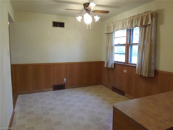 3rd image of 1655 Lancaster Dr