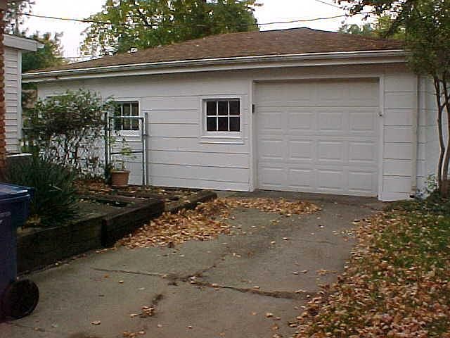 2nd image of 217 3rd Ave NE