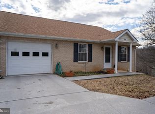 618 Cresthaven Ct, Front Royal, VA 22630