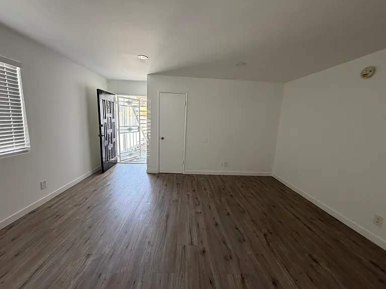 8938 Cypress Ave #A — Photo 35