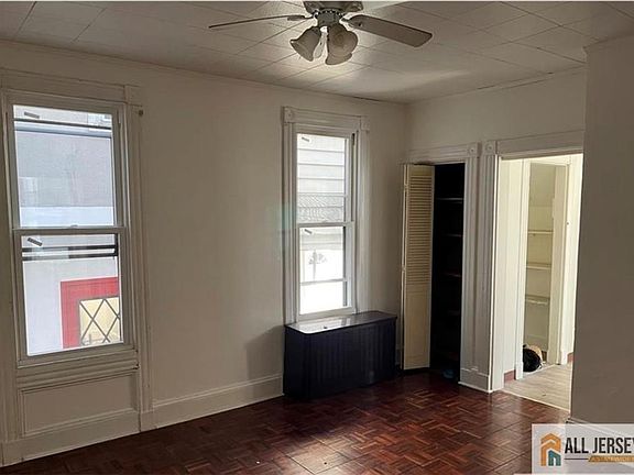 2nd image of 224 Somerset St