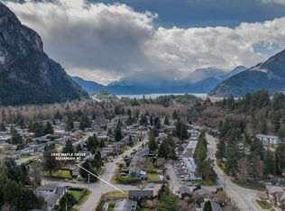 1990 Maple Dr, Squamish, BC V8B 0X2