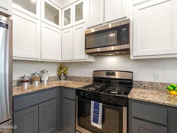 3rd image of 408 Wisteria Bend Cir