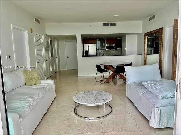 1800 N Bayshore Dr #905 — Photo 14