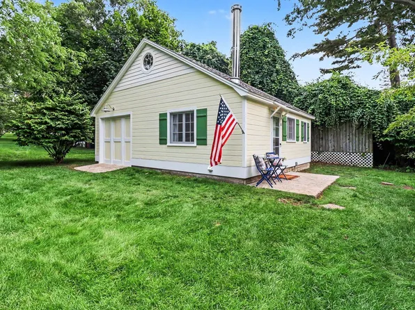 995 N Lakeshore Dr, Ludington, MI 49431