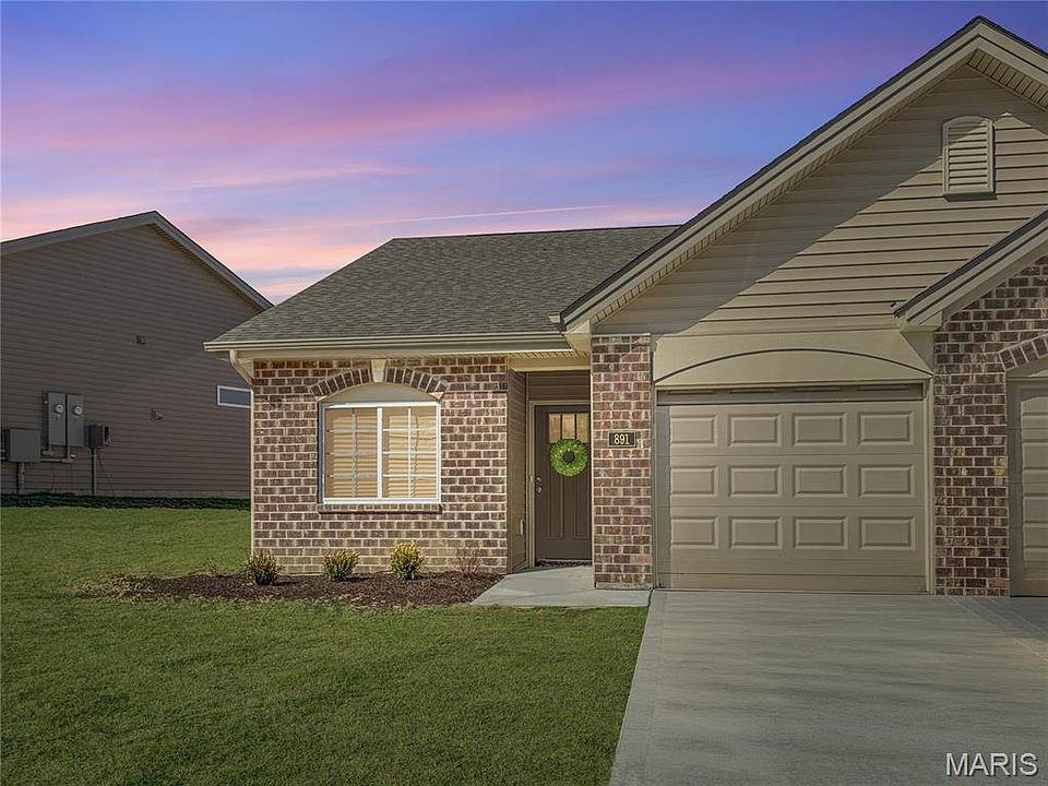 1st image of 891 Walter Way