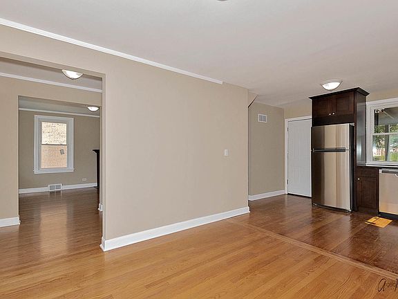 5th image of 349 Bellwood Ave