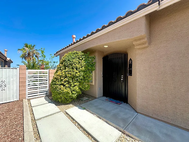 244 Silver Castle St — Photo 4