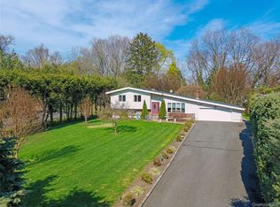 11 Laurie Place, Glen Cove, NY 11542