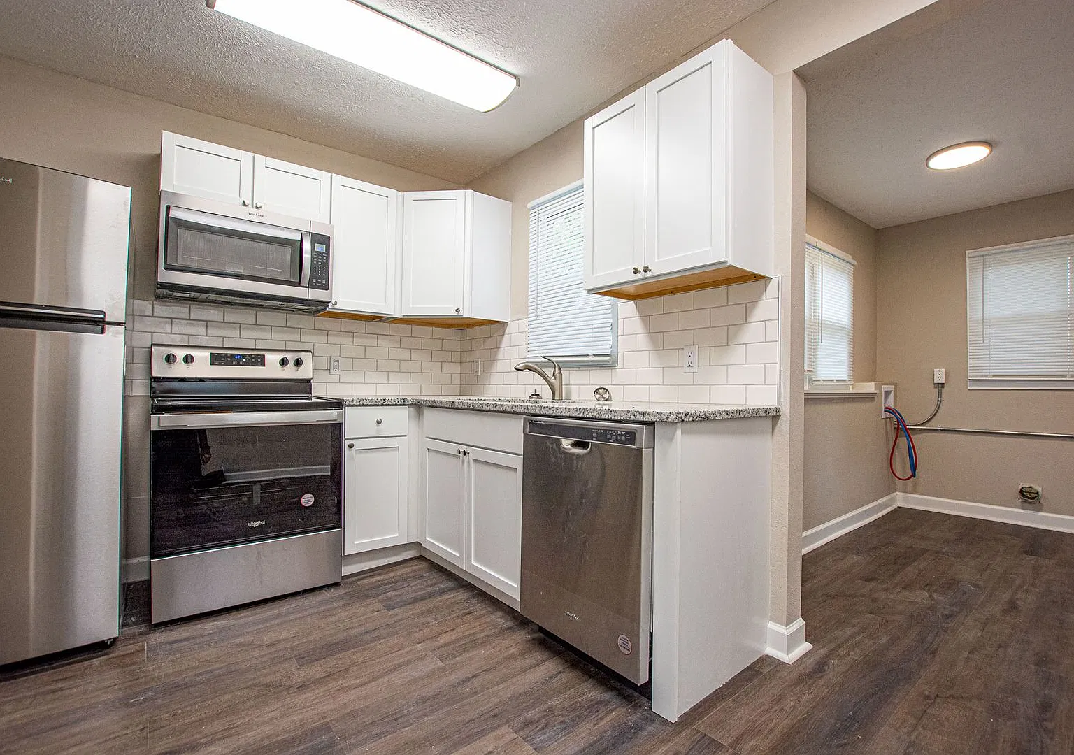 Cute 2 Bedroom / 1 Bath Home off 42nd and L! — Photo 2