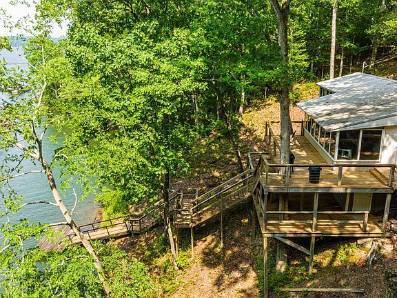 5th image of 262 Terrace Dr