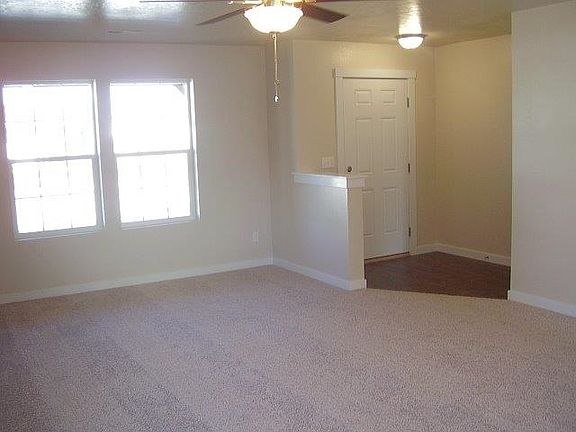 2nd image of 387 W Tehuti Ave