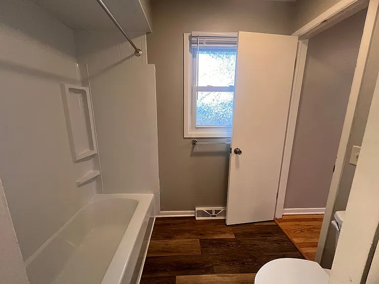 964 Rosewood St — Photo 15