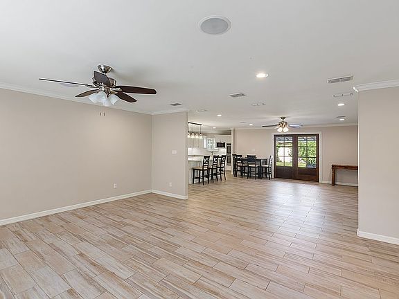 4th image of 1606 Hibiscus Ave