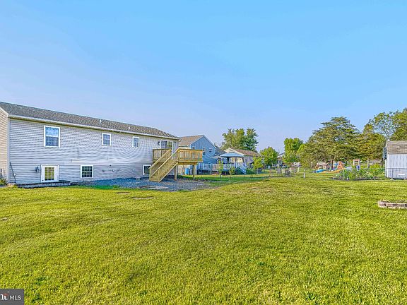 4th image of 681 Grant Dr