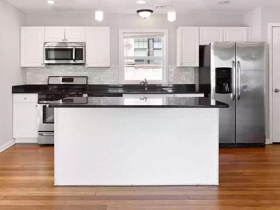 1st image of 3150 Lyndale Ave S #2