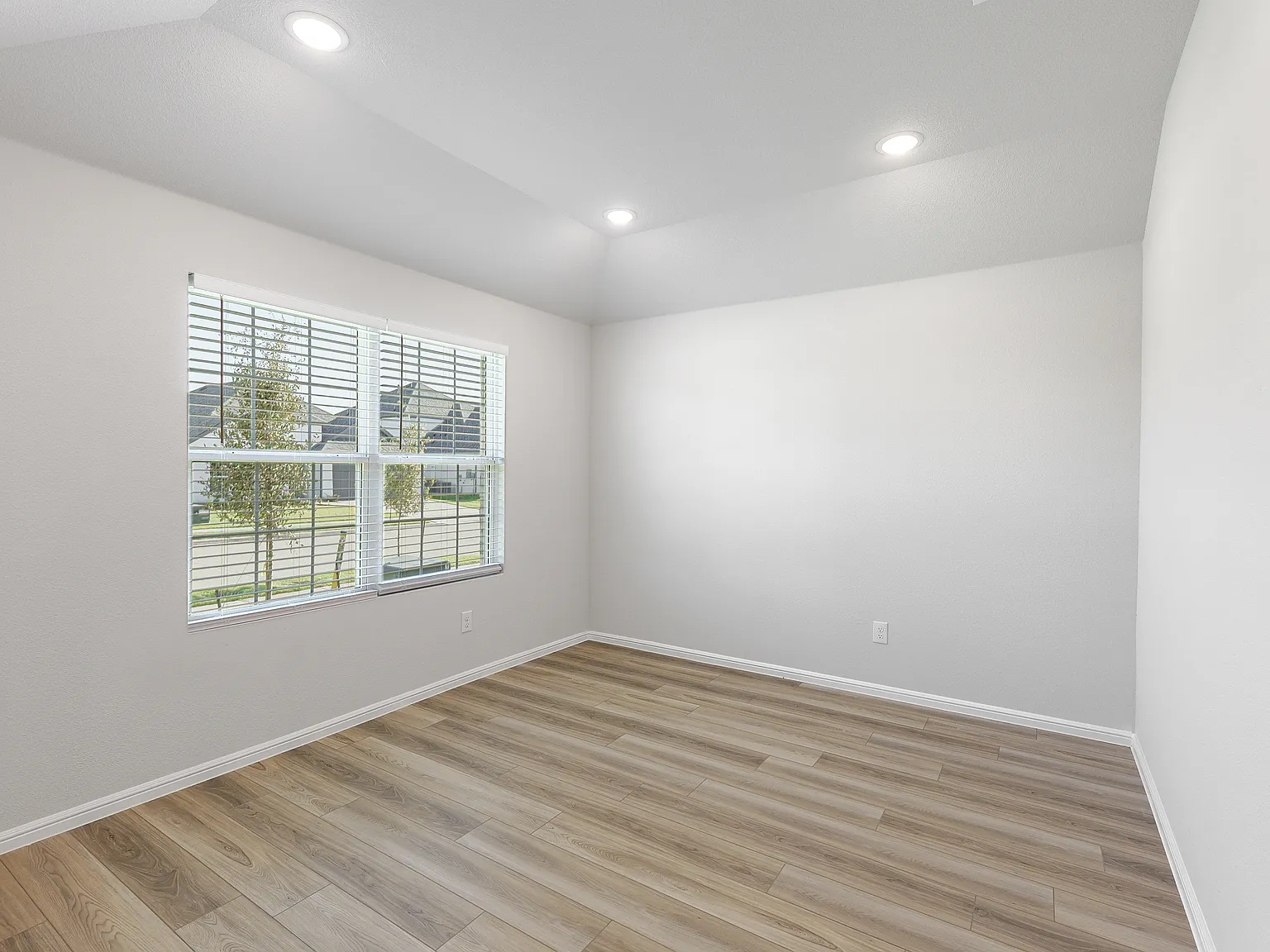 3 bed, 1735 sqft, $2,350 — Photo 4