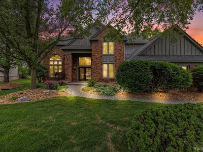 5064 Silverwood Dr, West Bloomfield, MI, 48322