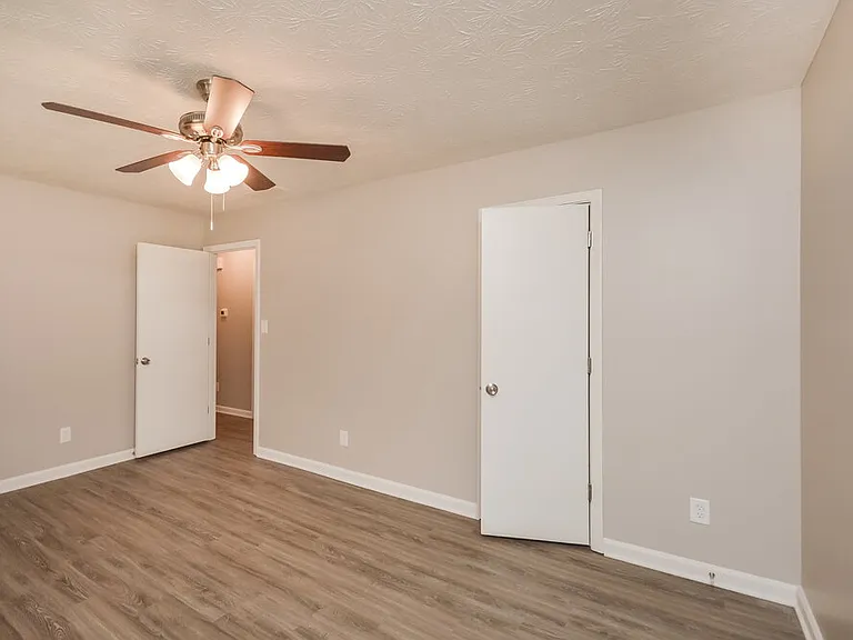 417 Willow Ct SE — Photo 8
