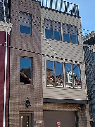 Outside View w Rooftop Deck