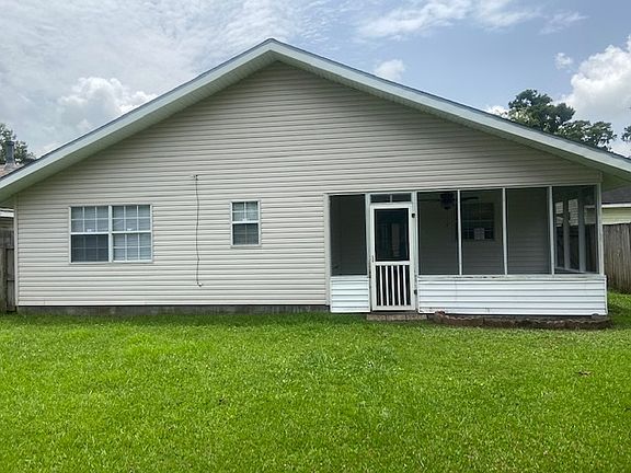 2nd image of 435 Woodfield Blvd