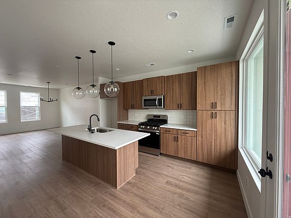 2nd image of 11017 S Freestone Rd #119