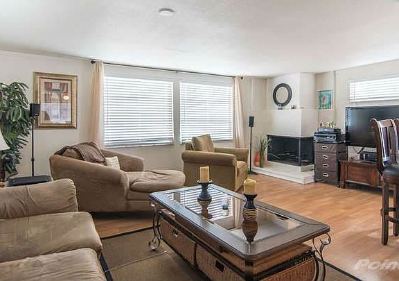 7904 Garden Dr N Saint-small-003-3-Family Room-666x406-72dpi