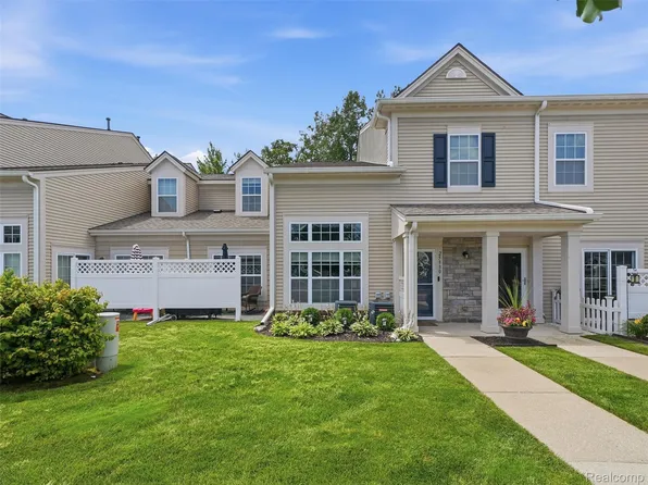 25880 Maritime Cir, Harrison Township, MI 48045