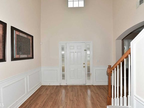 4th image of 3865 Yosemite Park Ln #2