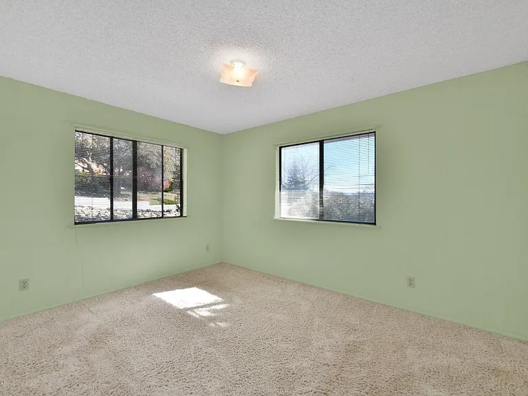1602 Luna Ct — Photo 33